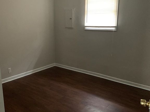 3rd image of 605 40th Ave N #C
