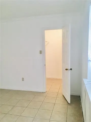 604 Rue St #D — Photo 10