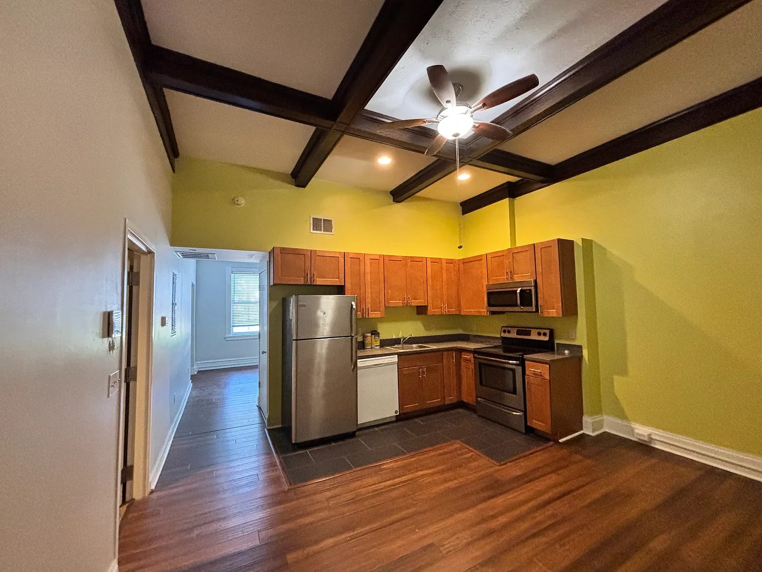 Studio, 500 sqft, $1,300 — Photo 2