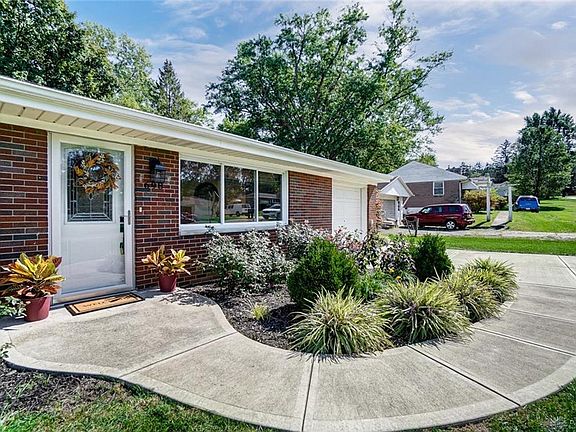 3rd image of 698 Timberwood Dr