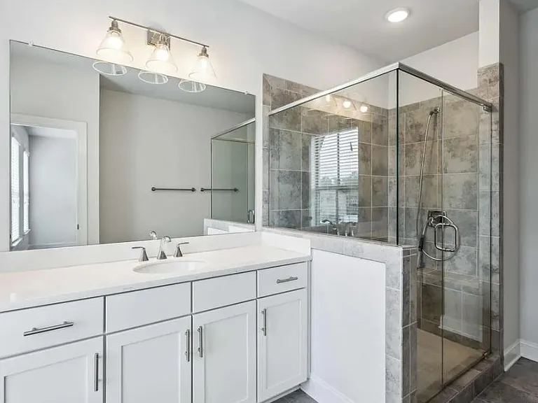 687 Avondale Creek Dr — Photo 15
