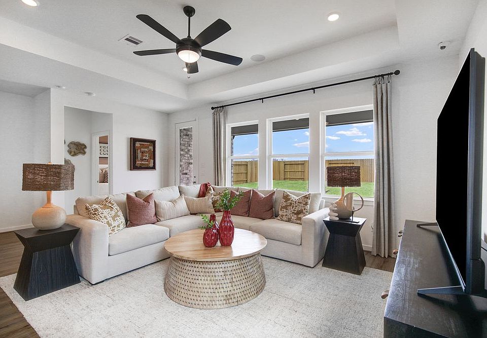 hj-tx-houston-ryehill-dorset-lot-7-tv-lounge-002