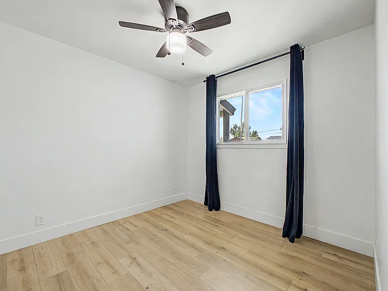 1010 W 13th St — Photo 15