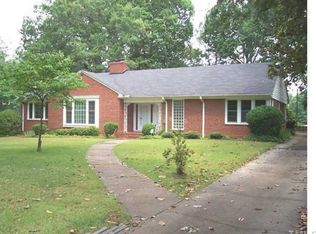 513 Wildwood Ln, Burlington, NC 27215