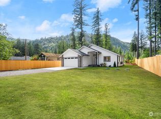 6148 Shamrock Rd, Maple Falls, WA 98266
