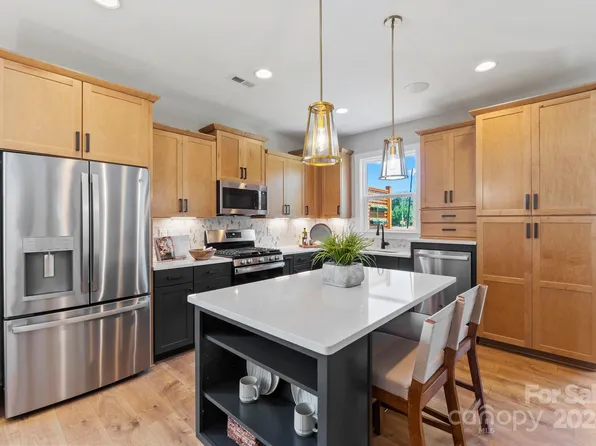 324 Sunharvest Ln, Indian Trail, NC 28079