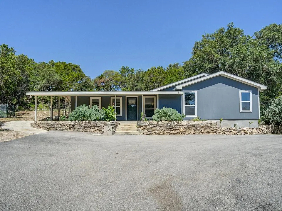700 Firefly Dr