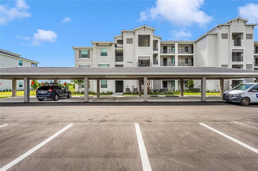 3 bed, 2.0 bath, 1301 sqft, $3,000 — Photo 1