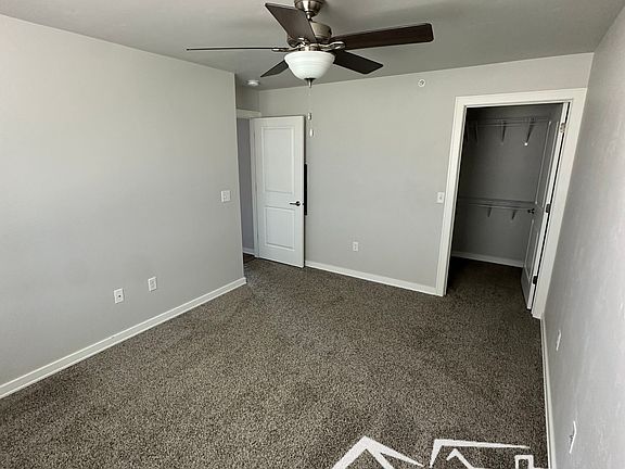 5th image of 926 Superior Ave #18