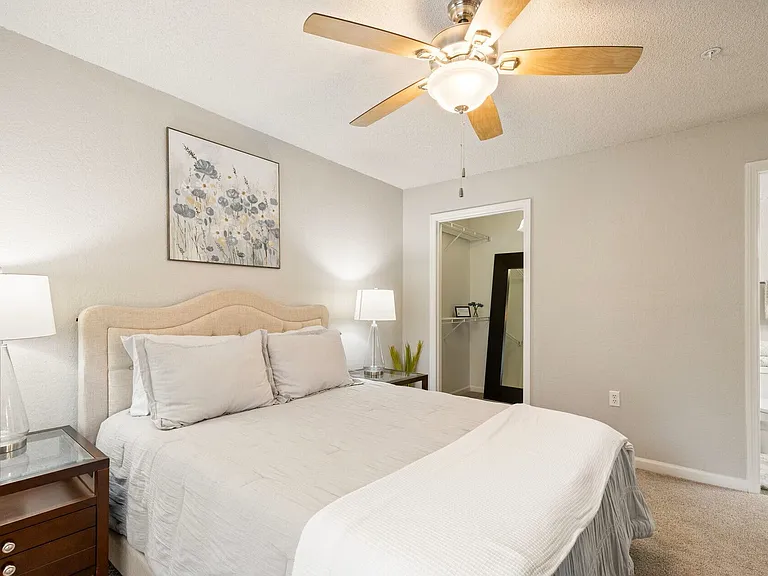 Jackson Square Apartments — Photo 7