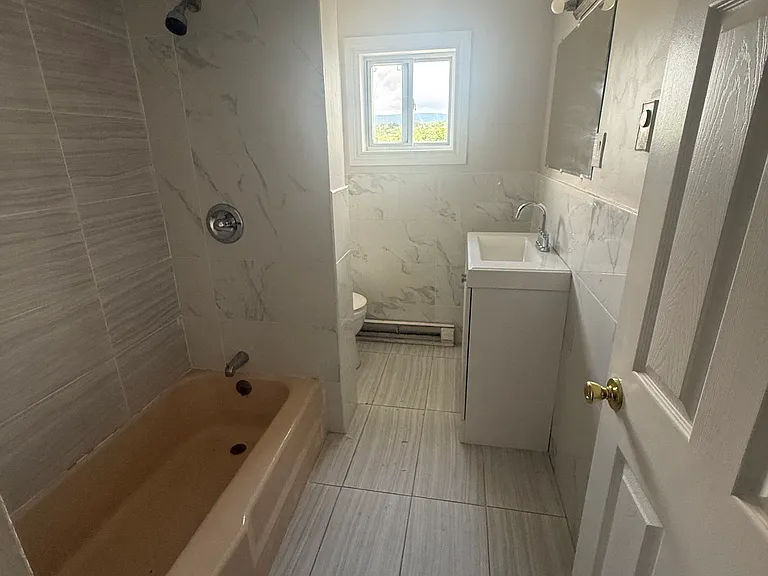 1514 Cedar Ave #2R — Photo 10