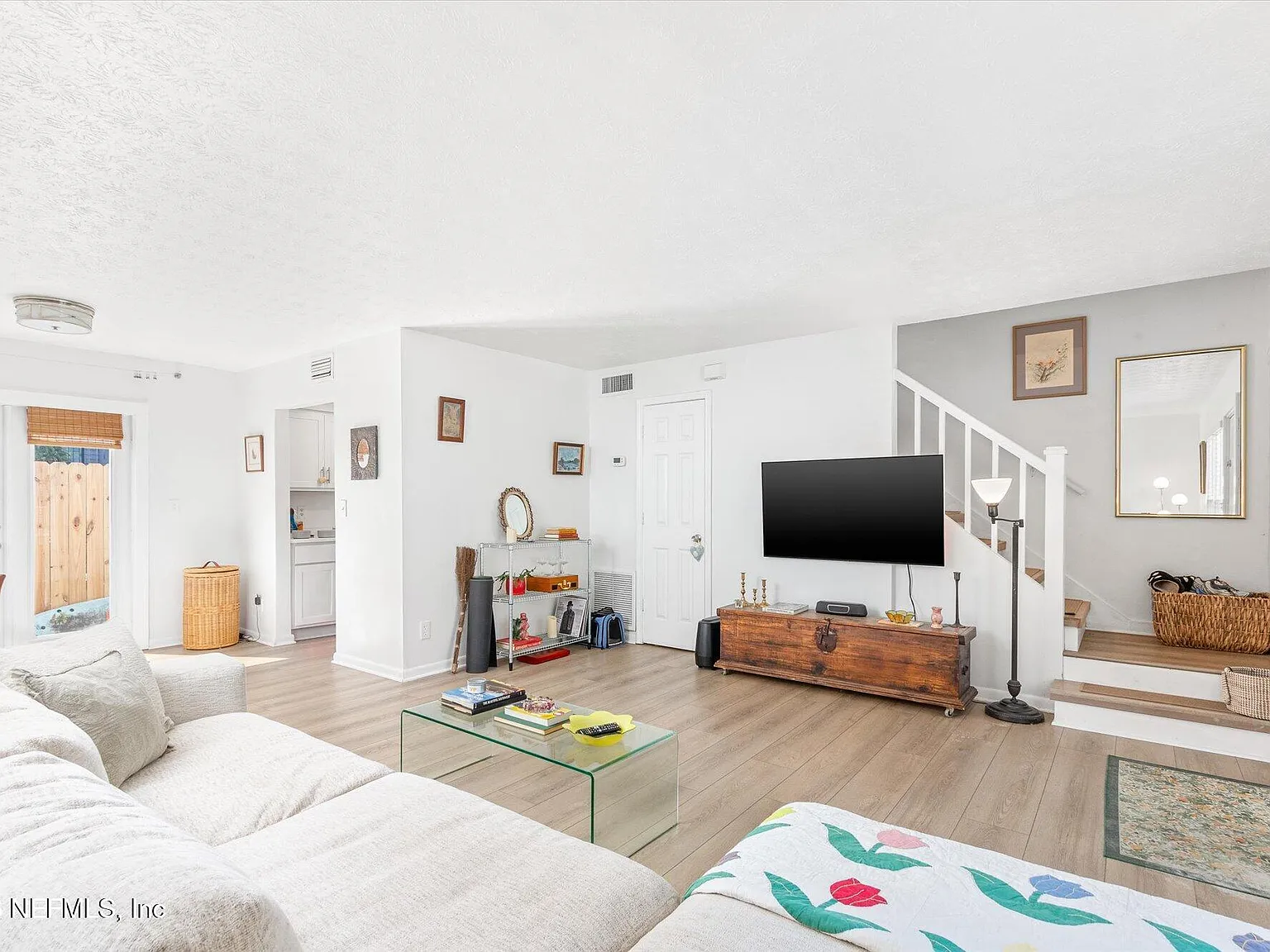 2 bed, 1100 sqft, $2,600 — Photo 3