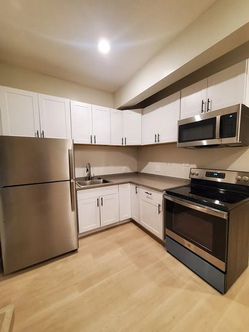 1 bed, 1.0 bath, 700 sqft, $1,925 — Photo 1
