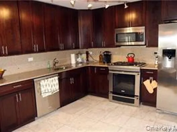 18-05 215 Street #11 K, Bayside, NY 11360