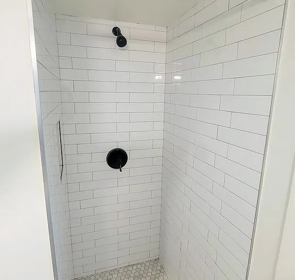 104 E Glenwood Ave — Photo 23