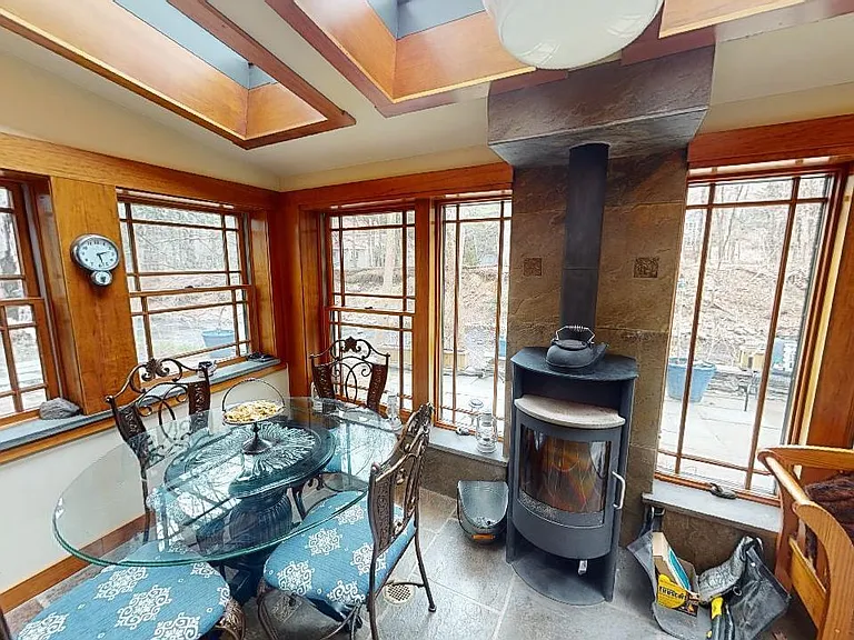 144 Sawkill Ave — Photo 9