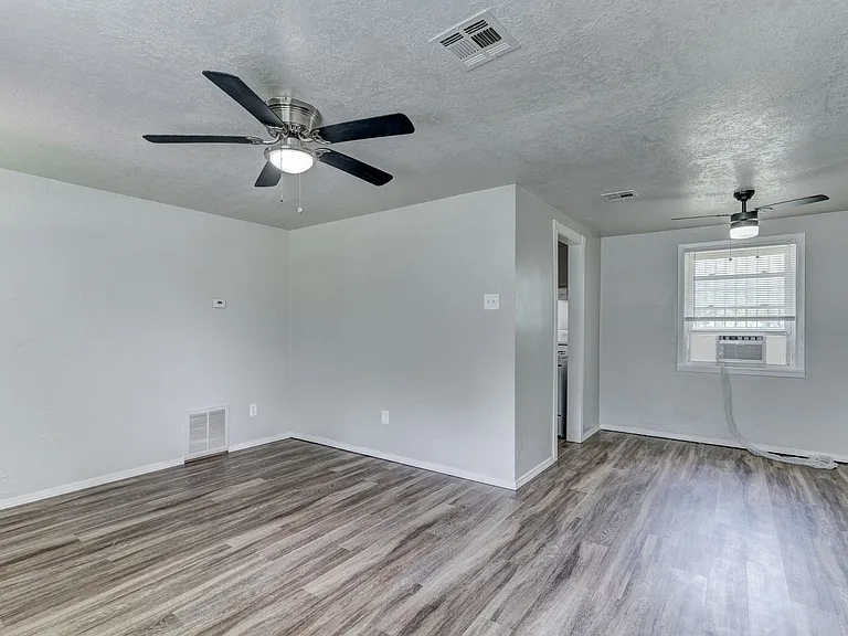 1904 Cherry Ln — Photo 27