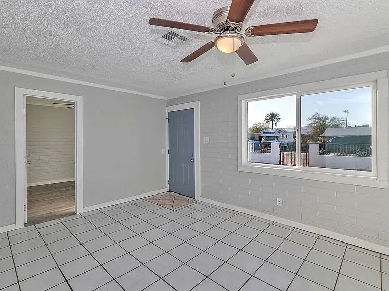 732 W Southgate Ave #2 — Photo 14