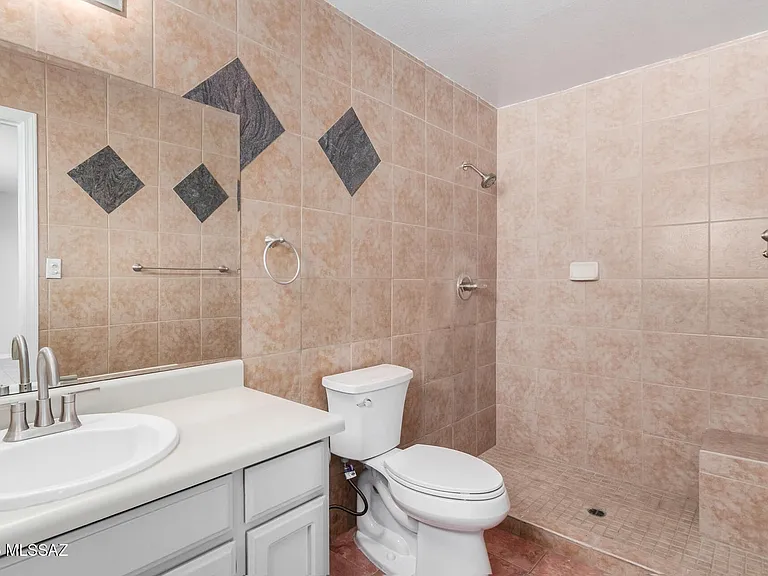 548 S Country Club Rd — Photo 13