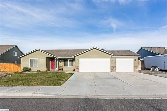 5202 Reagan Way photo 1