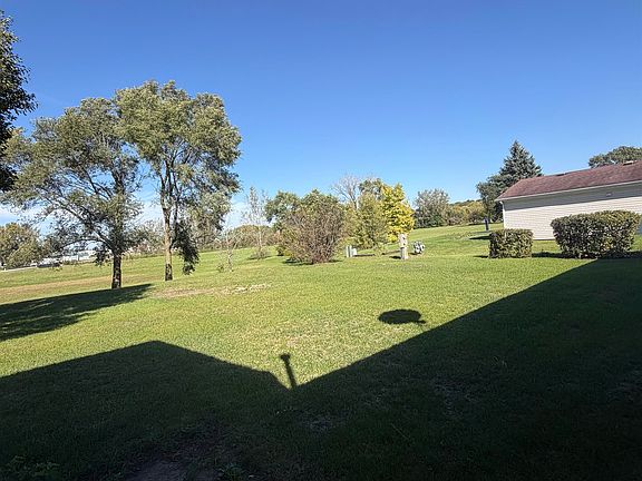 3rd image of 5332 White Pine Ln