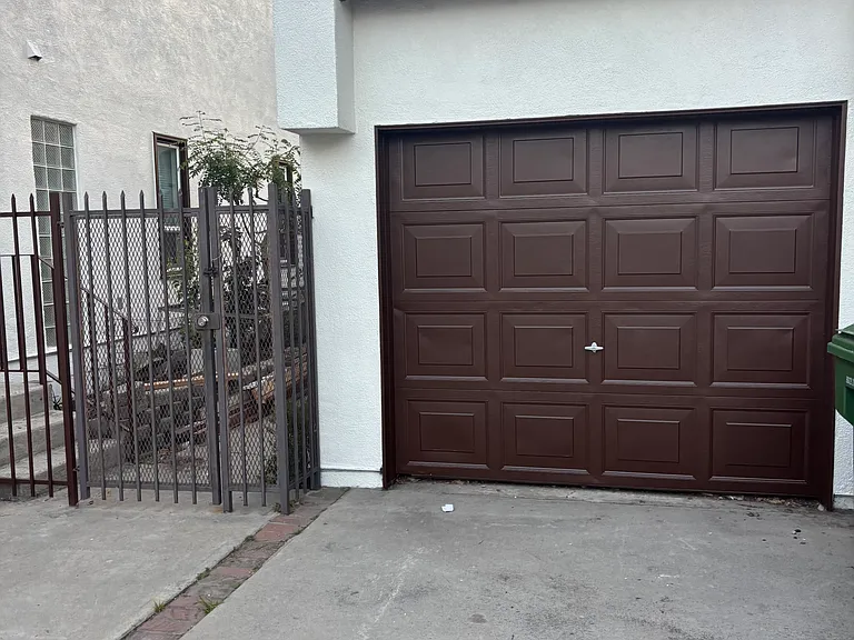 11241 Peach Grove St — Photo 53