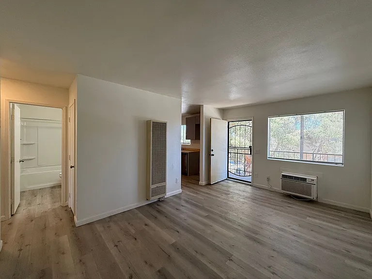 524 E Avenue Q12 #16 — Photo 4