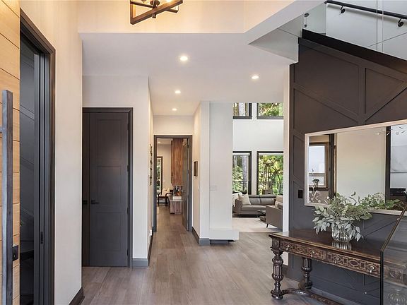 2nd image of 2207 Riviera Pl