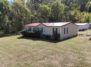 1085 Hawkins Branch Rd, Bethpage, TN 37022