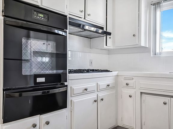 4th image of 1845 Glendon Ave APT 301