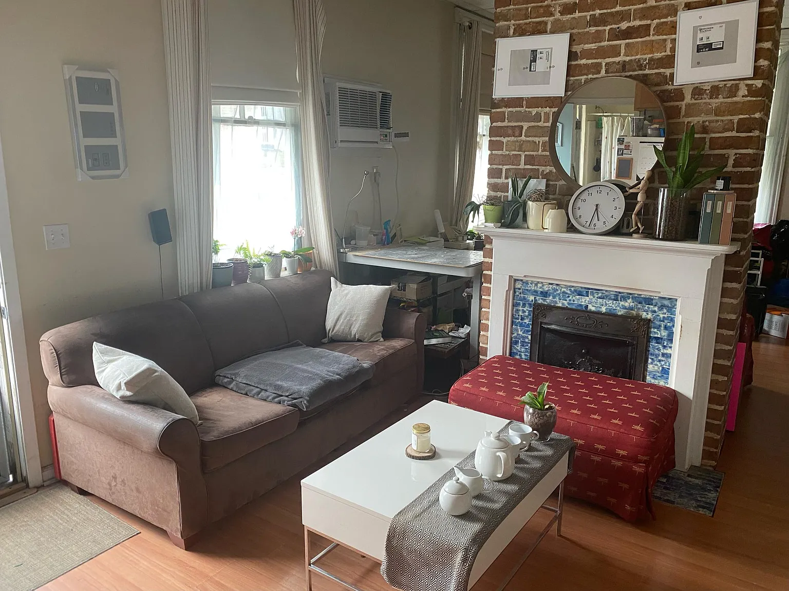 Studio, 350 sqft, $875 — Photo 1
