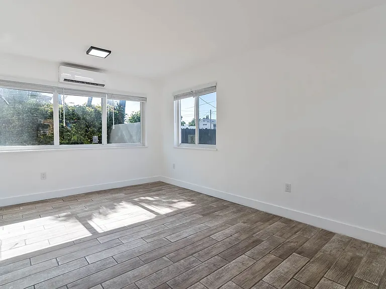 2190 SW 14th Ter — Photo 31