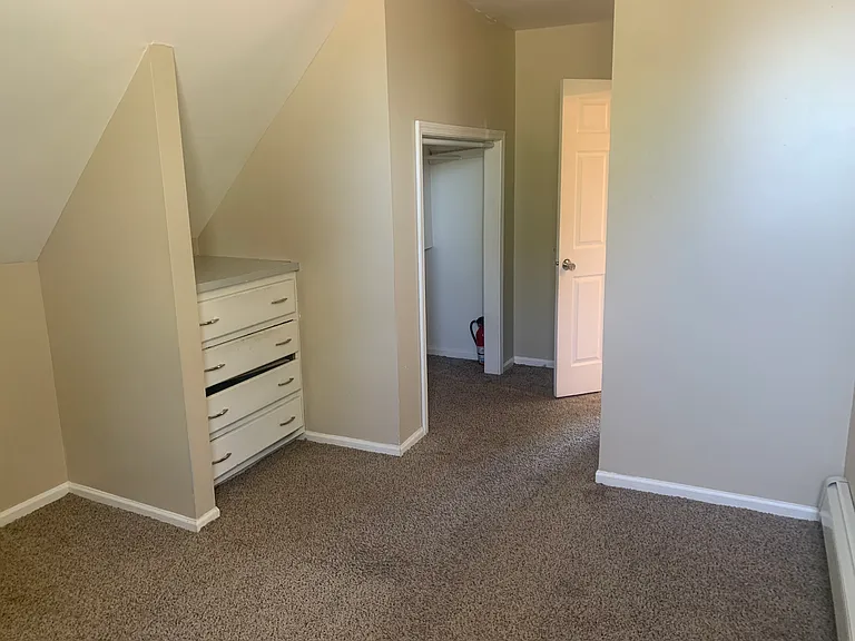 208 N Linn St — Photo 7