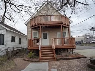 135 Spencer St photo 1