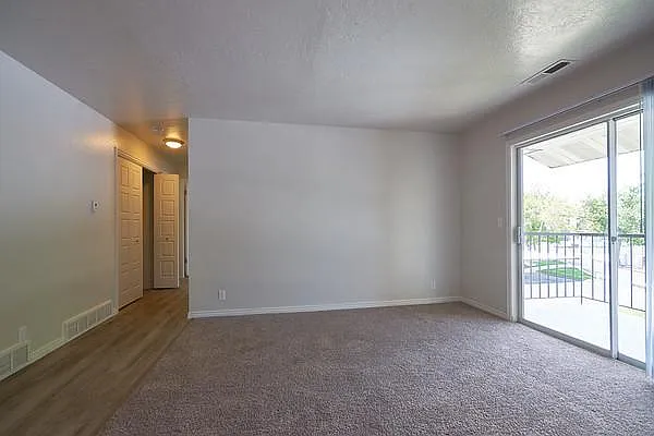 Willow Cove — Photo 10