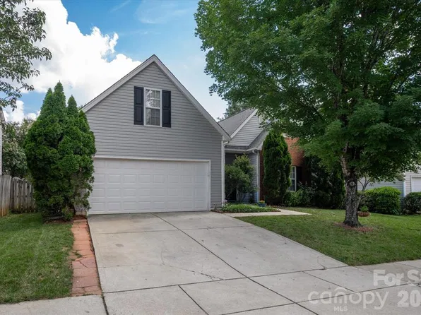 9407 Thatcher Hall Ct, Charlotte, NC 28277