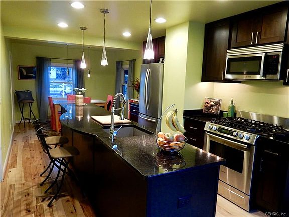 3rd image of 6 Green Hill Ln