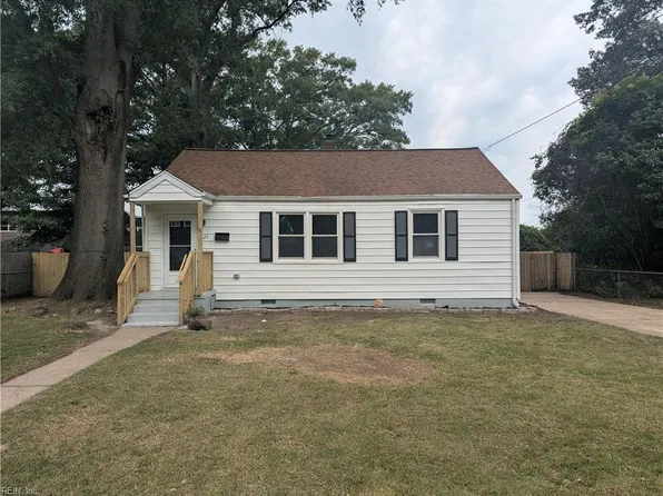 621 Sterling St, Newport News, VA 23605