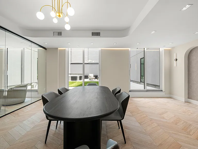 152 Erasmus St #307 — Photo 24