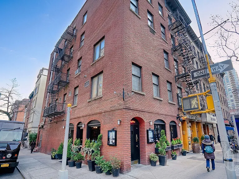 523 3rd Ave #4 — Photo 7