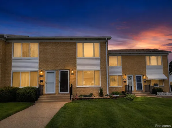 50126 Helfer Blvd, Wixom, MI 48393