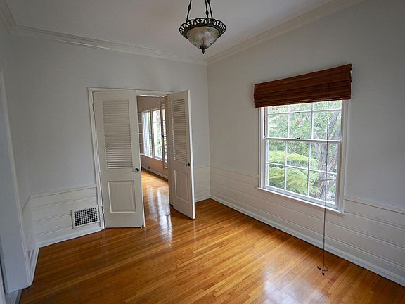 4th image of 342 S Detroit St #17