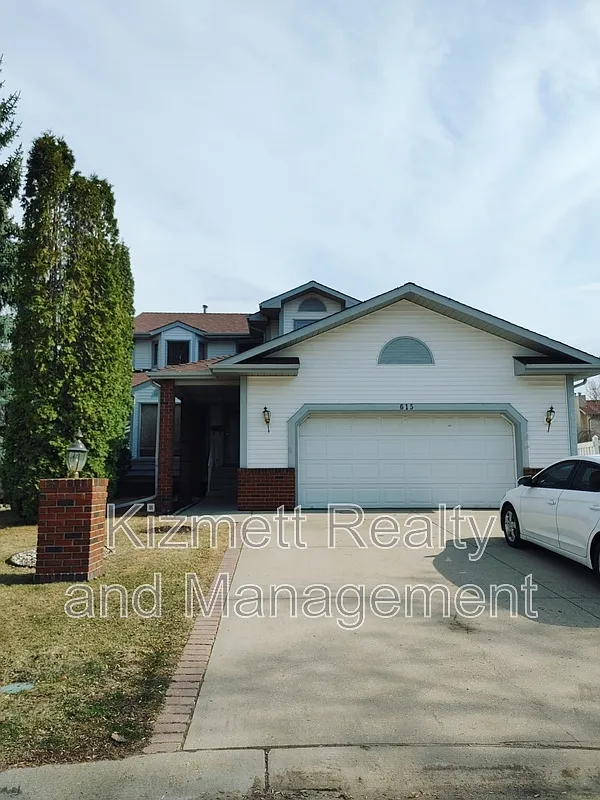 6 bed, 3.0 bath, $3,200 — Photo 2