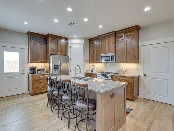 3rd image of 217 W Terrace Cir