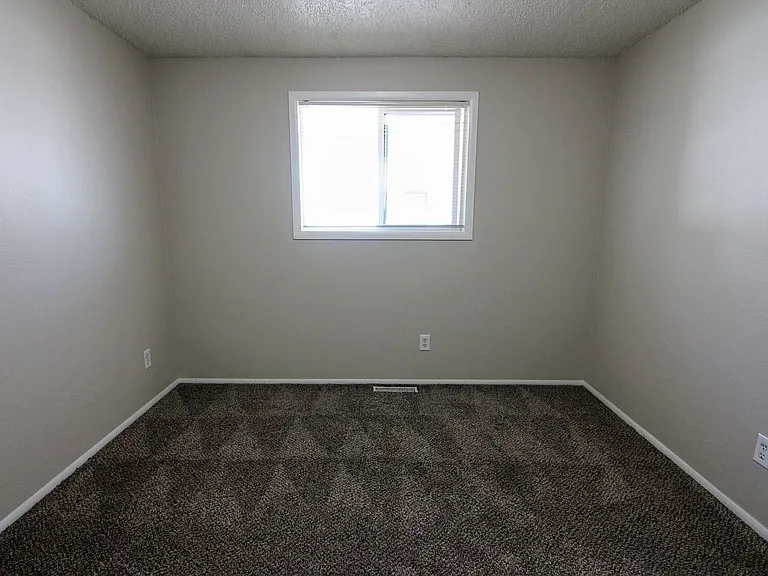 1543-1611 Salishan St SE — Photo 58