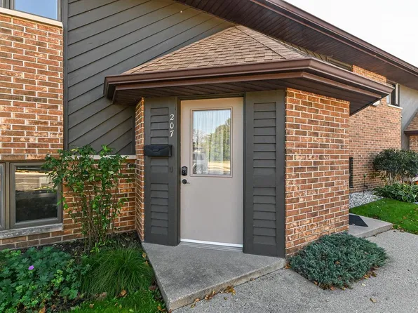 637 Meadow LANE #207, Burlington, WI 53105
