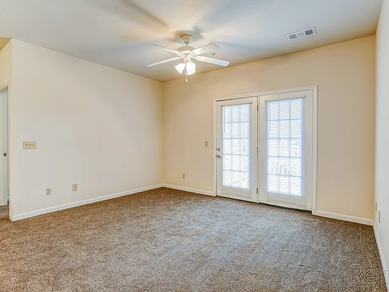 Paddock Ridge Apartments — Photo 11
