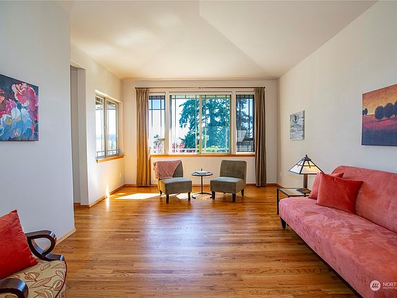 4th image of 5685 McDonald Drive