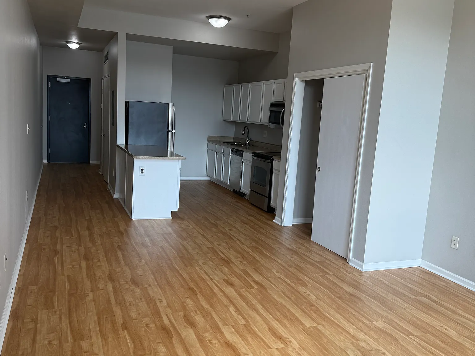 Studio, 550 sqft, $950 — Photo 4