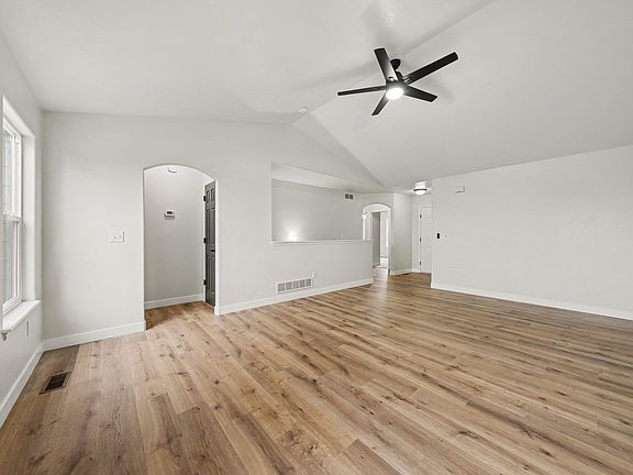 4th image of 16318 8th St